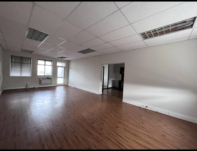 90M² OFFICE TO LET IN CENTURY CITY